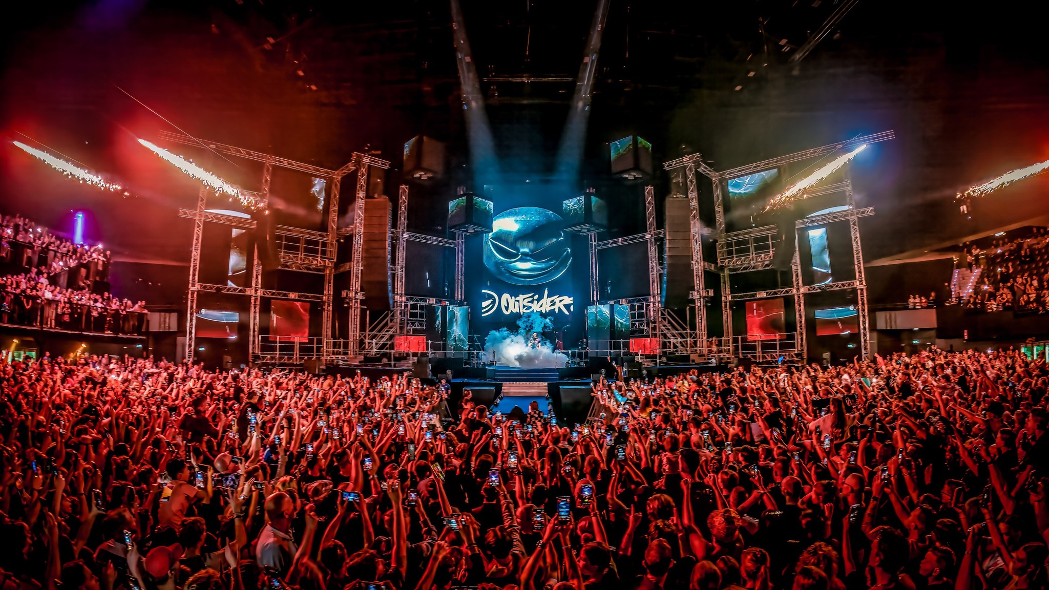 Outsiders - Circus REBL